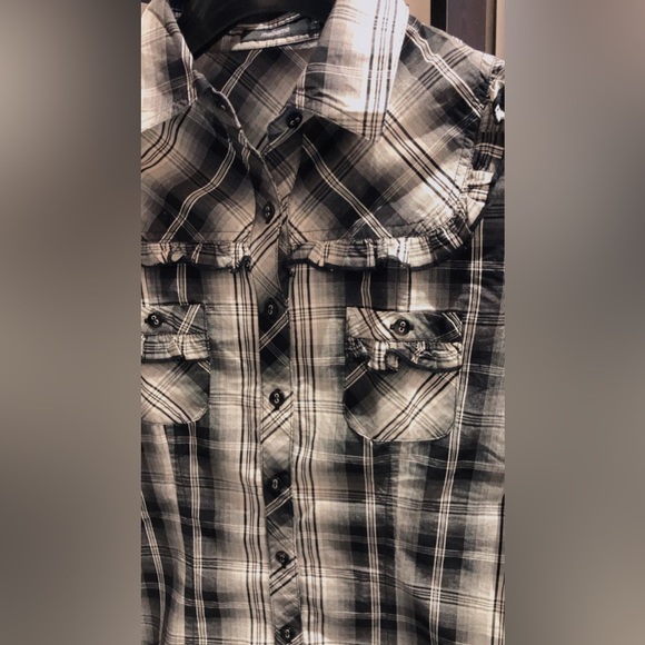 Style better! With this formal checked shirt for women from the brand “Madame”! - Picture 3 of 5